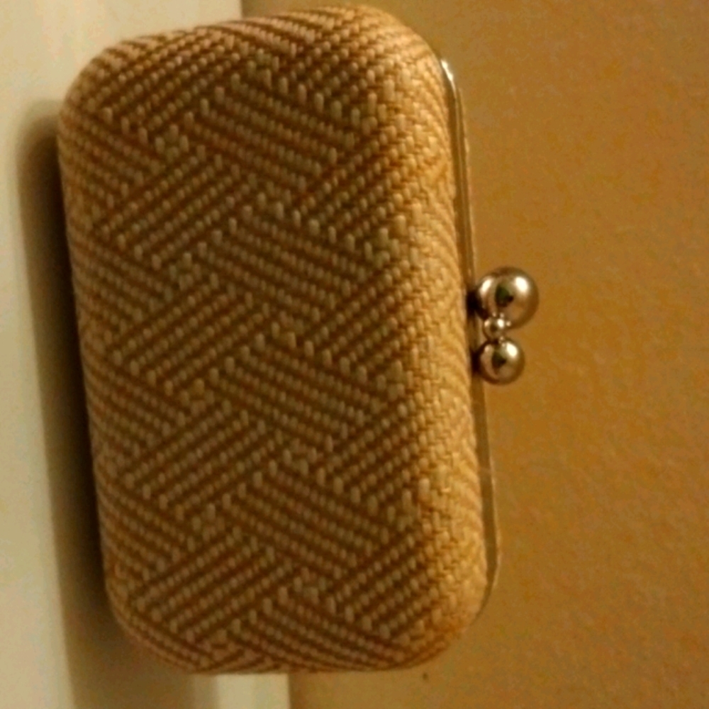 I am selling my GAP purse
